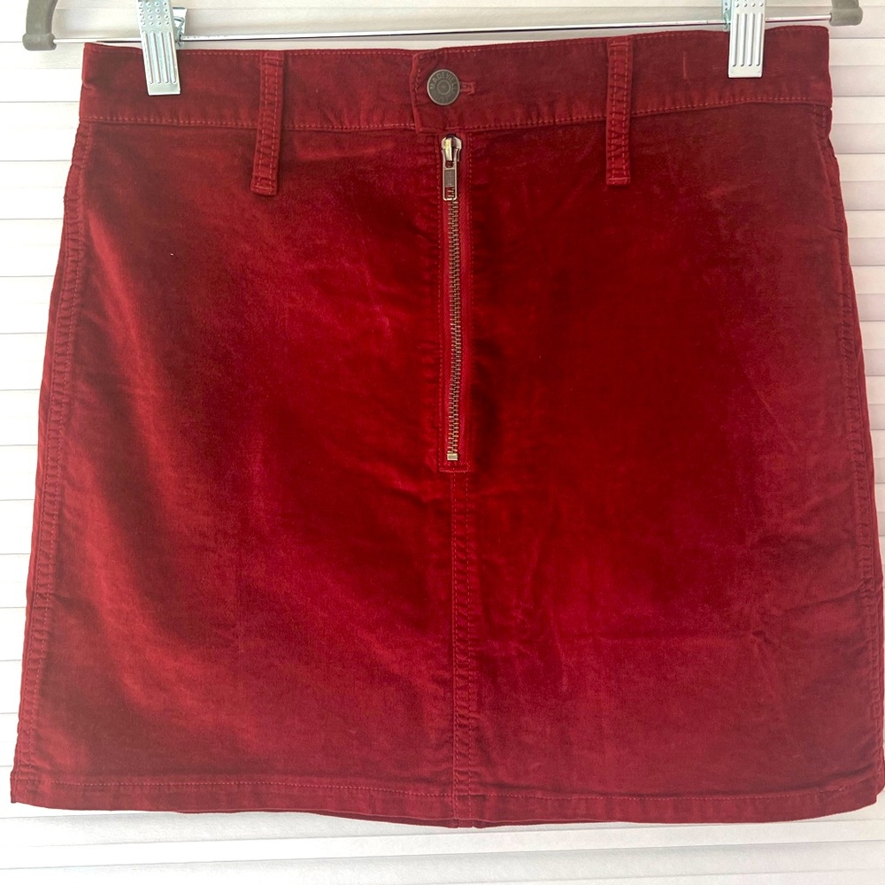 Madewell Cranberry Zip Front Stretch Velvet Mini Skirt Size 27